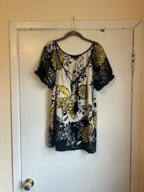 Karen Kane Black White Yellow Floral 100% Silk Blouse Scoop Neck Size XL
